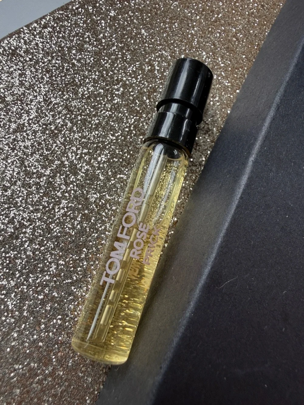 NIB 2ml ROSE PRICK Tom Ford ( damaged box)